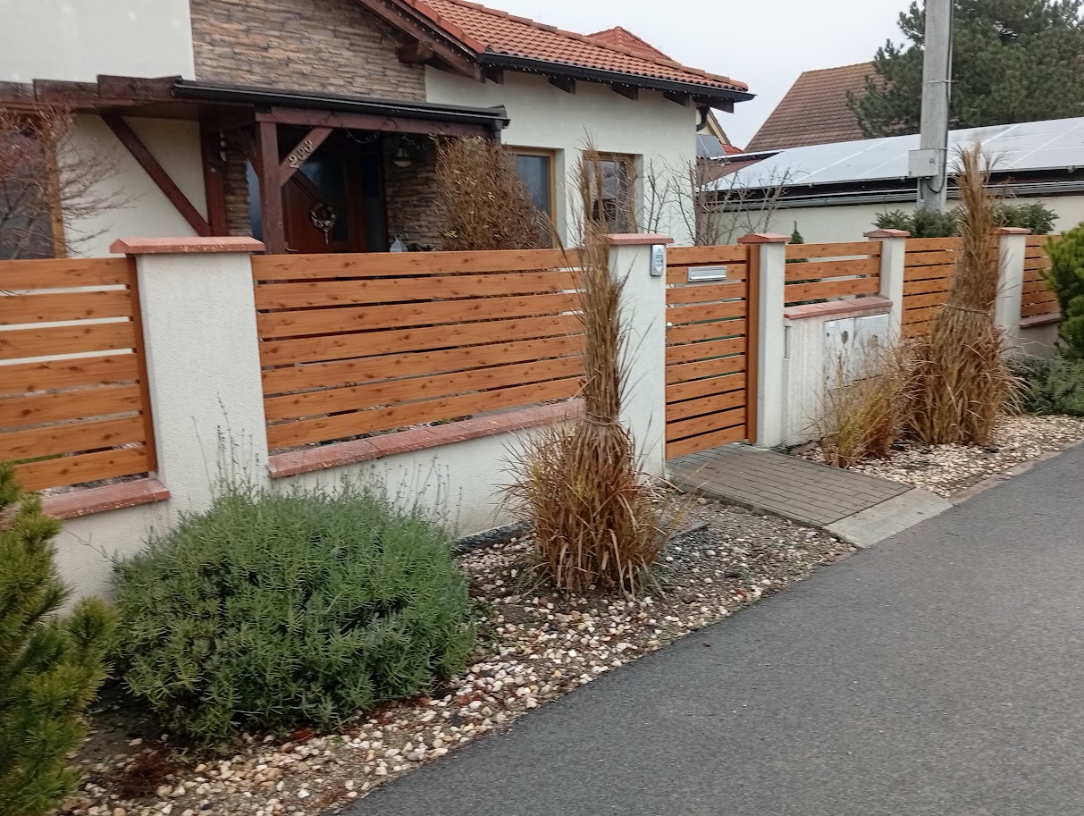 Hliníková brána Zlatý dub